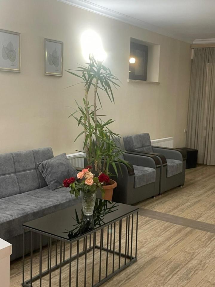 Decca Hotel Yerevan Bagian luar foto