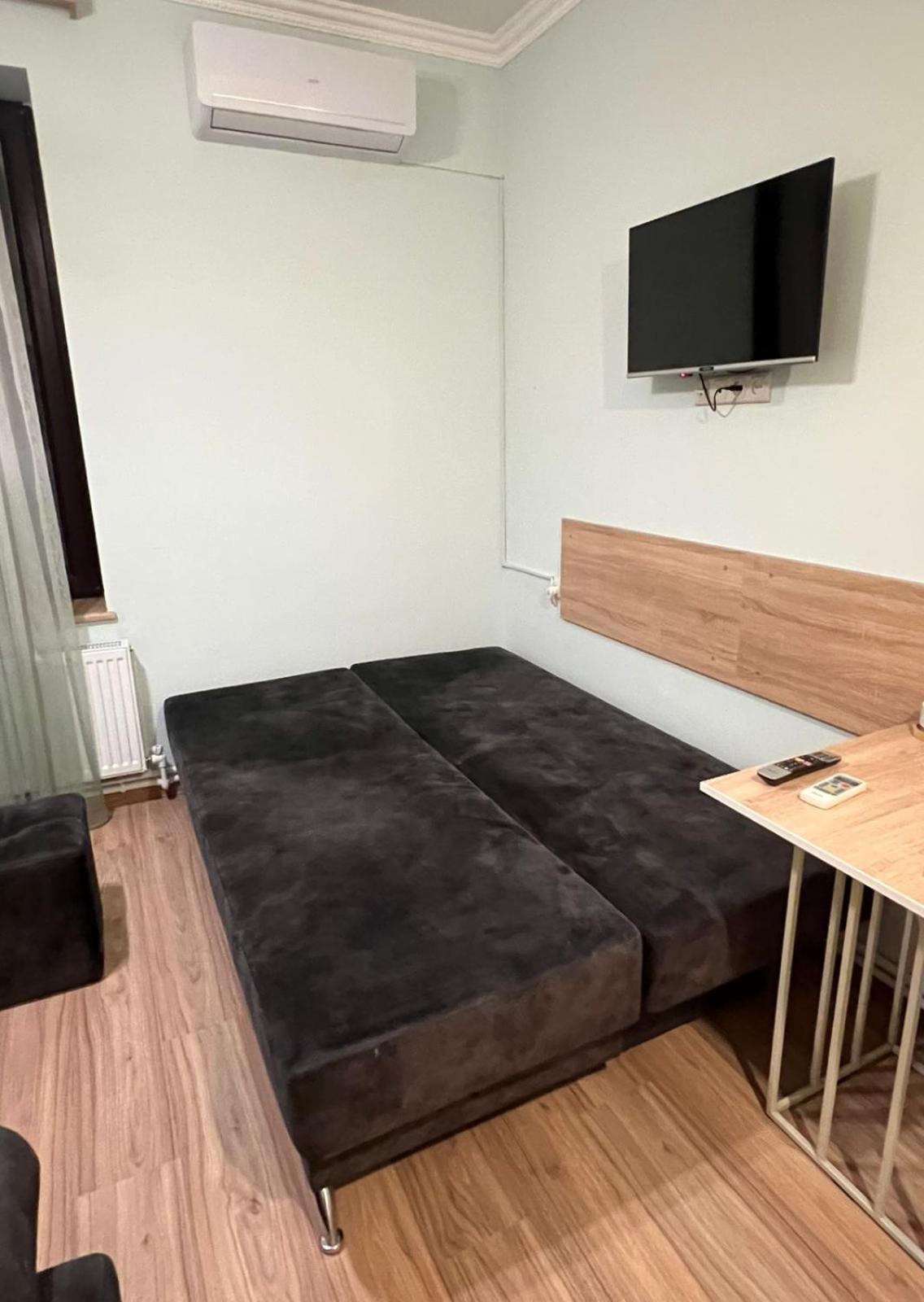 Decca Hotel Yerevan Bagian luar foto