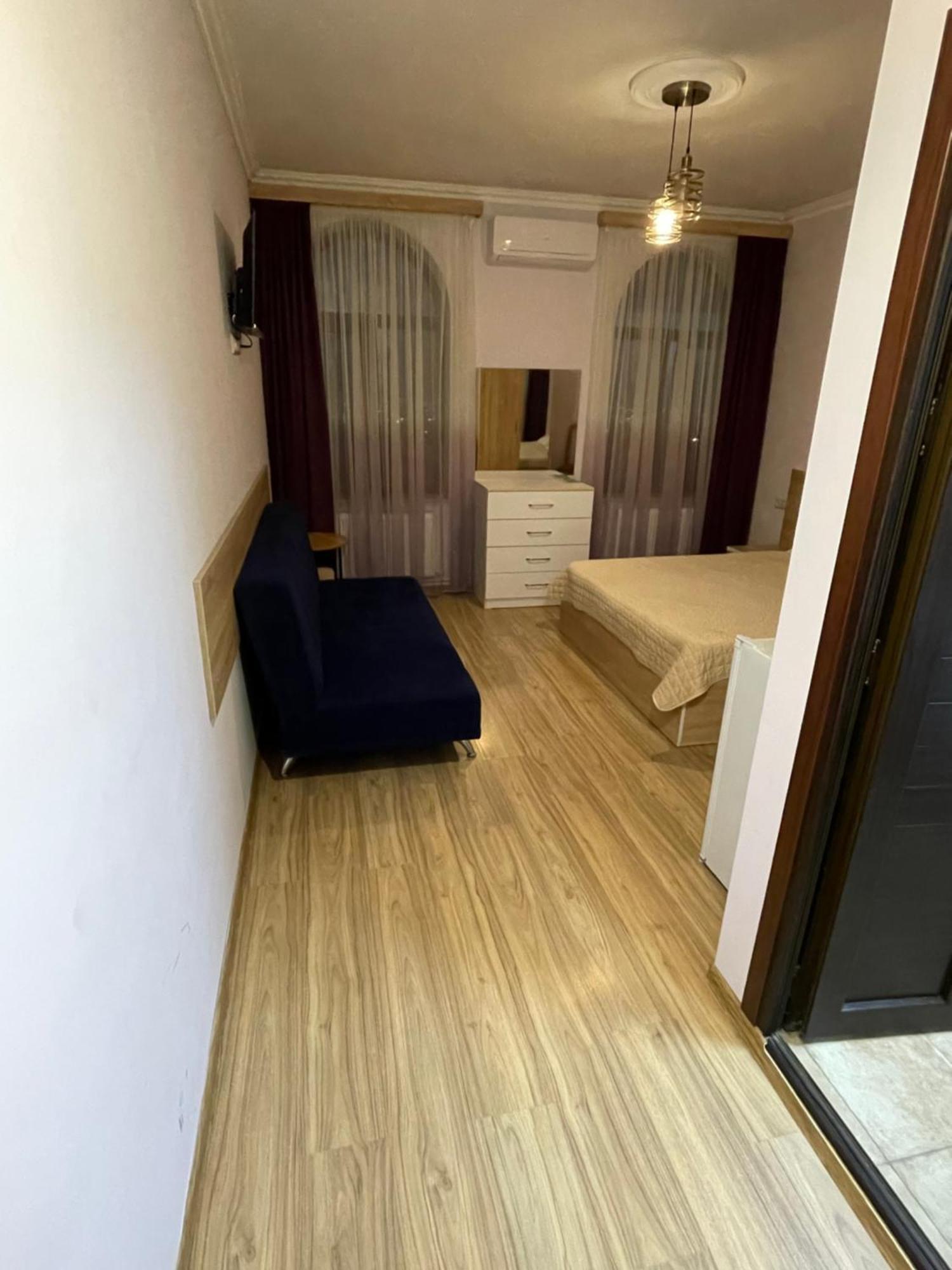 Decca Hotel Yerevan Bagian luar foto