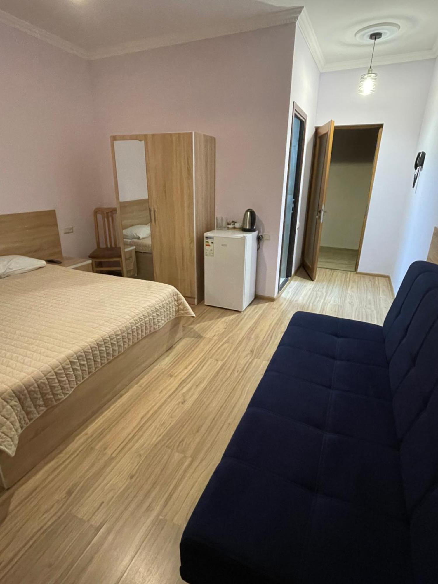 Decca Hotel Yerevan Bagian luar foto
